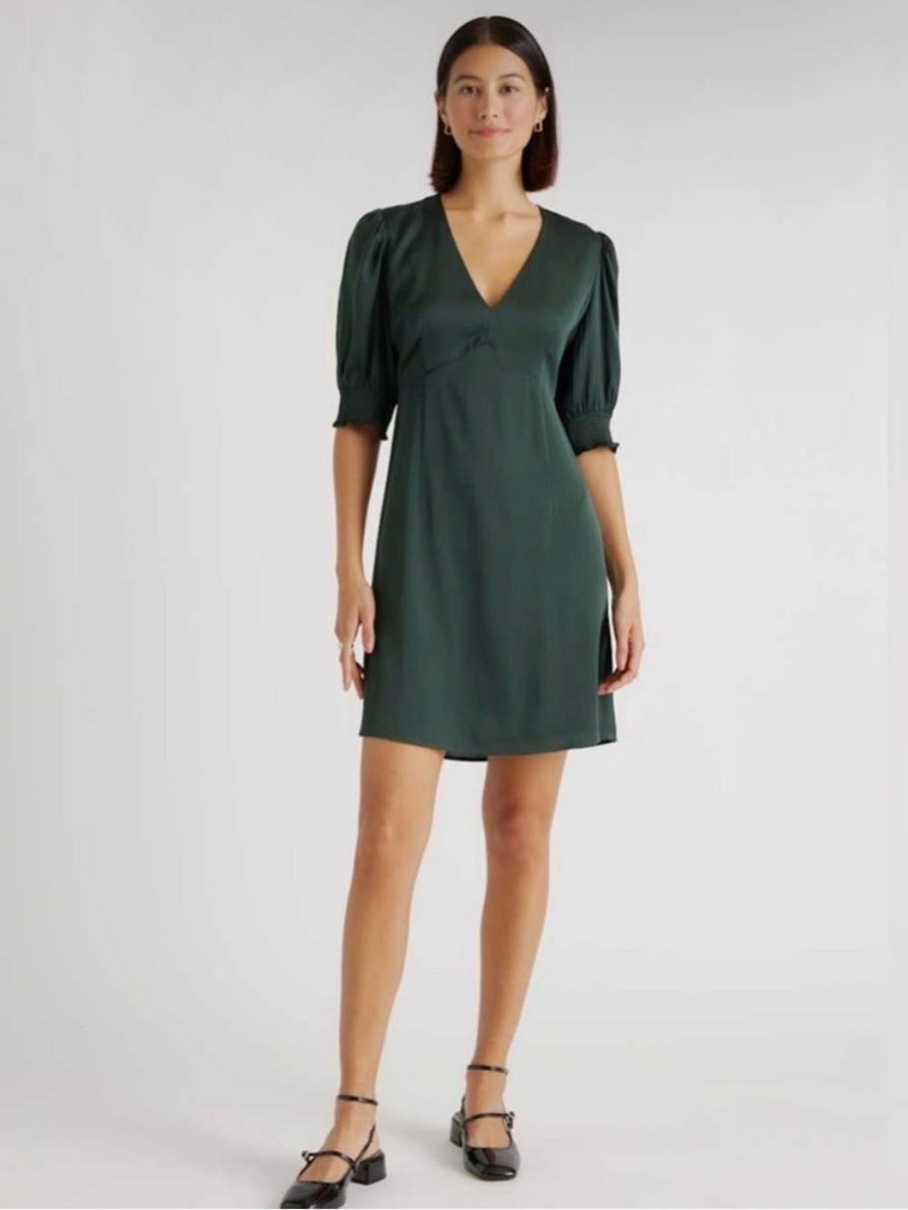 Quince NWT Washable Silk Deep Green V-Neck Dress. Size Medium